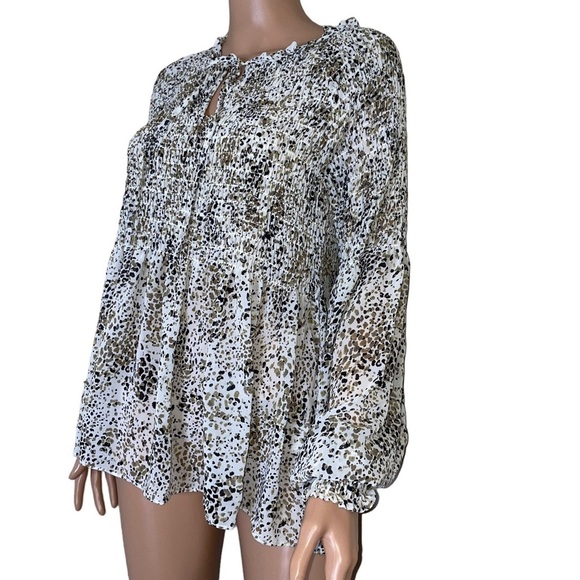 Rose + Olive blouse flowy bell sleeve cheetah animal print key hole neckline XL - Picture 7 of 11